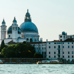 Alberto Toshio Murakami analisa a Itália além do turismo, revelando costumes regionais que surpreendem até os visitantes mais experientes.