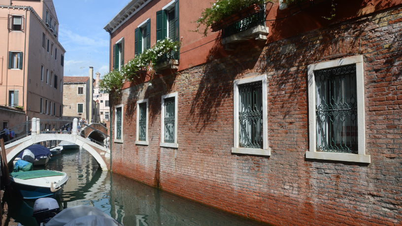 Ao olhar de Alberto Toshio Murakami, a Itália além do turismo se revela em costumes regionais que encantam e desafiam expectativas.